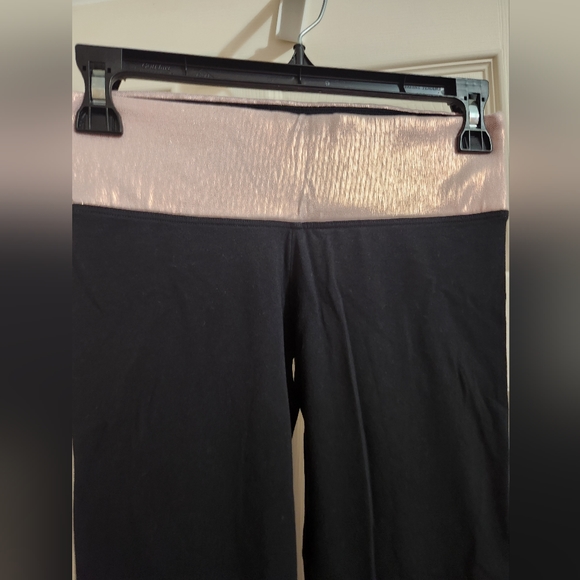 Victoria's Secret PINK yoga leggings - Picture 3 of 5